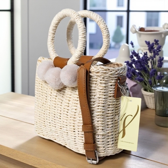 Chic Pom-Pom Straw Bucket Bag – Your Year-Round Trendy In-Style Companion 🌸 - Picture 5 of 13